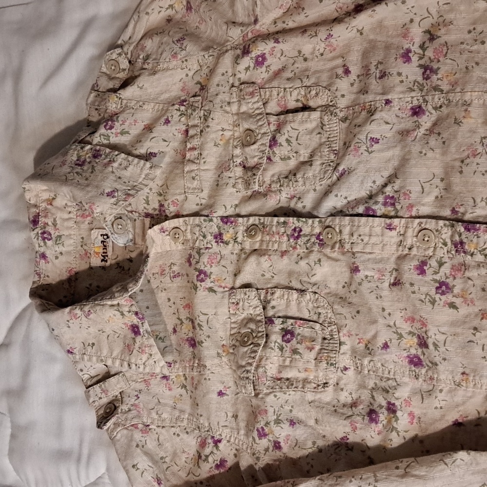 Mudd floral button down. Size Small.
